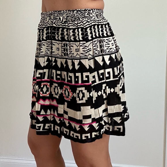 Aztec Graphic Print Mini Skirt With Embroidery Detail - Picture 4 of 9